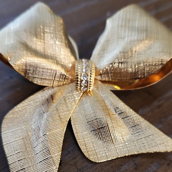 Source Unknown Accessories - Gold Tone Bow with Rhinestones Brooch